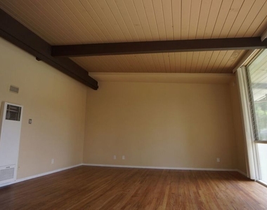 11133 Rose Avenue - Photo Thumbnail 15