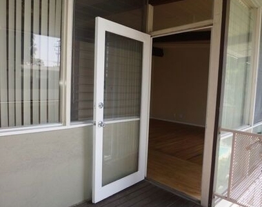 11133 Rose Avenue - Photo Thumbnail 6