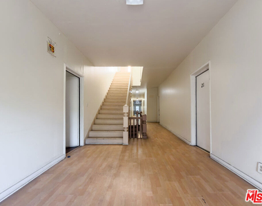 504 S Rampart Boulevard - Photo Thumbnail 13