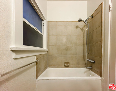 504 S Rampart Boulevard - Photo Thumbnail 11