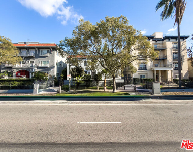 504 S Rampart Boulevard - Photo Thumbnail 12