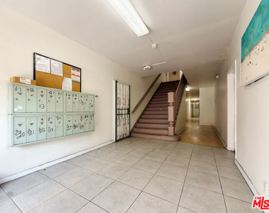 504 S Rampart Boulevard - Photo Thumbnail 15