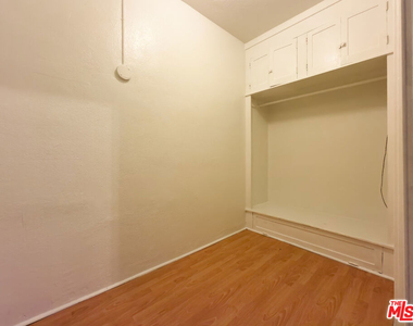 504 S Rampart Boulevard - Photo Thumbnail 5