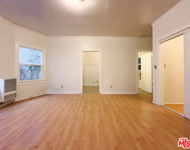 504 S Rampart Boulevard - Photo Thumbnail 8