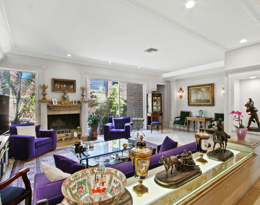 9303 Burton Way - Photo Thumbnail 6