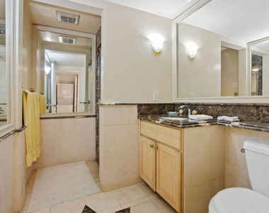 9303 Burton Way - Photo Thumbnail 19