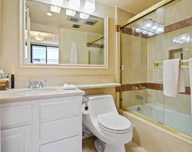 9303 Burton Way - Photo Thumbnail 15