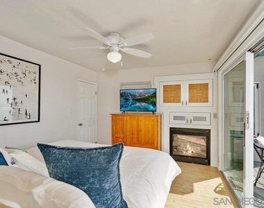 3911 Ocean Front Walk - Photo Thumbnail 8