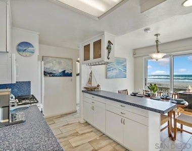 3911 Ocean Front Walk - Photo Thumbnail 4
