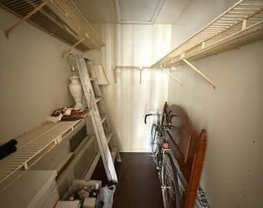 321 Lake Evelyn Drive - Photo Thumbnail 7