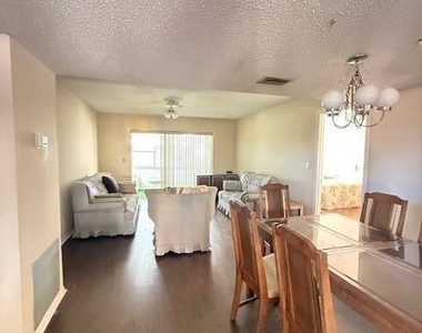 321 Lake Evelyn Drive - Photo Thumbnail 1