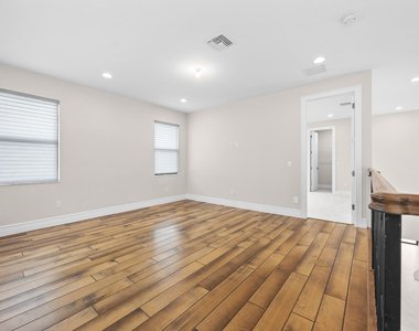 9168 Benedetta Place - Photo Thumbnail 10
