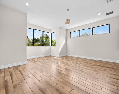 9168 Benedetta Place - Photo Thumbnail 11