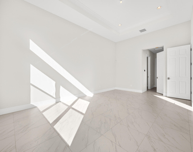 9168 Benedetta Place - Photo Thumbnail 14