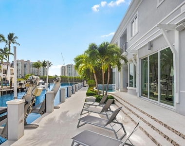 863 Enfield Street - Photo Thumbnail 23
