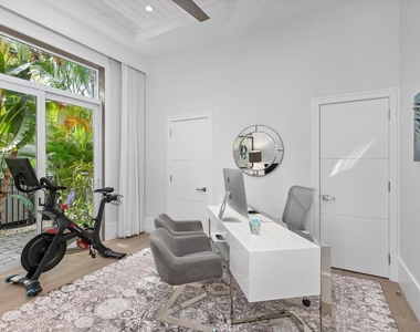 863 Enfield Street - Photo Thumbnail 15