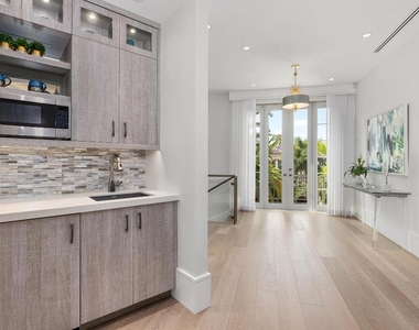 863 Enfield Street - Photo Thumbnail 37