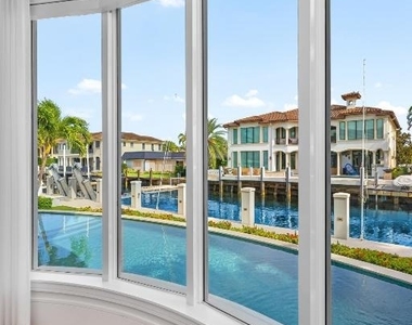 863 Enfield Street - Photo Thumbnail 13