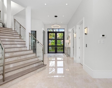 863 Enfield Street - Photo Thumbnail 33