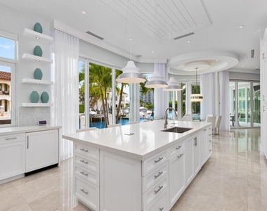 863 Enfield Street - Photo Thumbnail 25