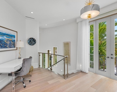 863 Enfield Street - Photo Thumbnail 34