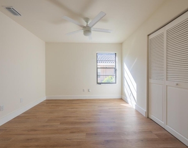 22352 Martella Avenue - Photo Thumbnail 6