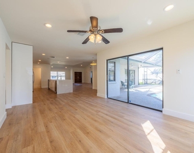 22352 Martella Avenue - Photo Thumbnail 14