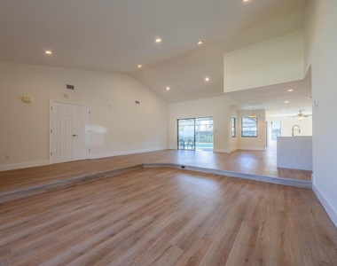 22352 Martella Avenue - Photo Thumbnail 20