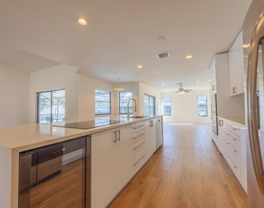 22352 Martella Avenue - Photo Thumbnail 17