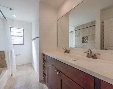 22352 Martella Avenue - Photo Thumbnail 9