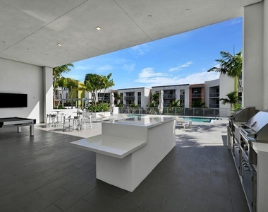 111 Se 1st Avenue - Photo Thumbnail 18