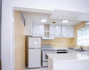 3240 Ridge Hill Road - Photo Thumbnail 4