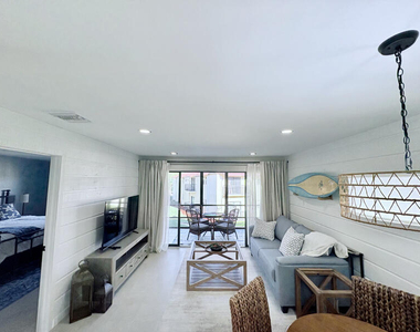 2050 Oleander Boulevard - Photo Thumbnail 10