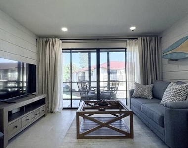 2050 Oleander Boulevard - Photo Thumbnail 5