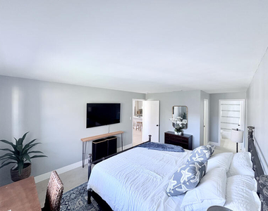2050 Oleander Boulevard - Photo Thumbnail 4