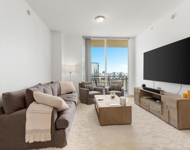 550 Okeechobee Boulevard - Photo Thumbnail 3