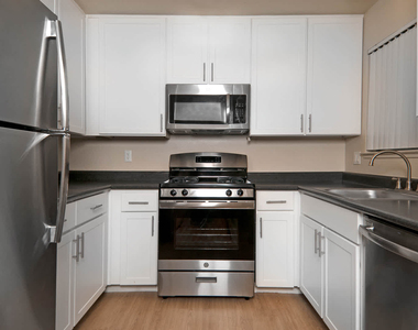 244 Rock Harbor Lane - Photo Thumbnail 6