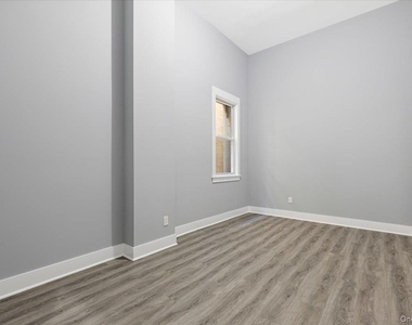 47 Beekman Avenue - Photo Thumbnail 6