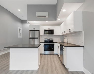 47 Beekman Avenue - Photo Thumbnail 1