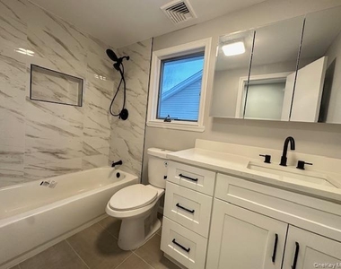 38 Avenue B - Photo Thumbnail 5