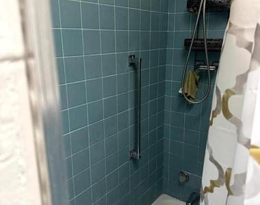5707 Lansdowne Avenue - Photo Thumbnail 16