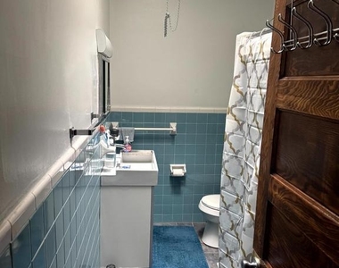 5707 Lansdowne Avenue - Photo Thumbnail 15