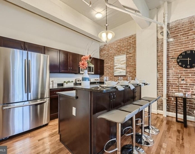 311 W Baltimore Street - Photo Thumbnail 4