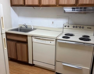 1435 4th Street Sw - Photo Thumbnail 5