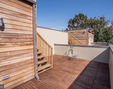 446 Ridge Street Nw - Photo Thumbnail 4