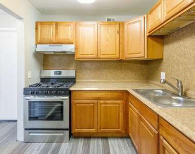 2230 Dexter Avenue - Photo Thumbnail 13