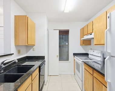 4500 E Oltorf St - Photo Thumbnail 9