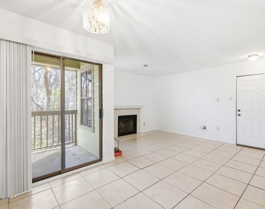 4500 E Oltorf St - Photo Thumbnail 4