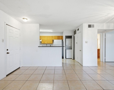 4500 E Oltorf St - Photo Thumbnail 3