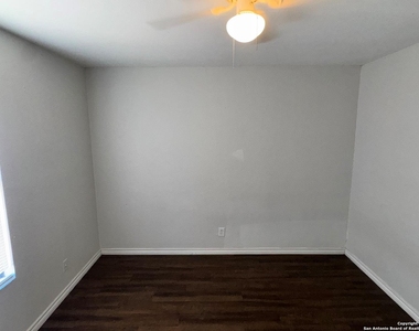830 W Hutchins Pl - Photo Thumbnail 6